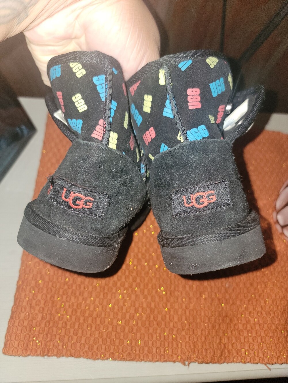 Girl's ugg boots - Picture 3 of 5